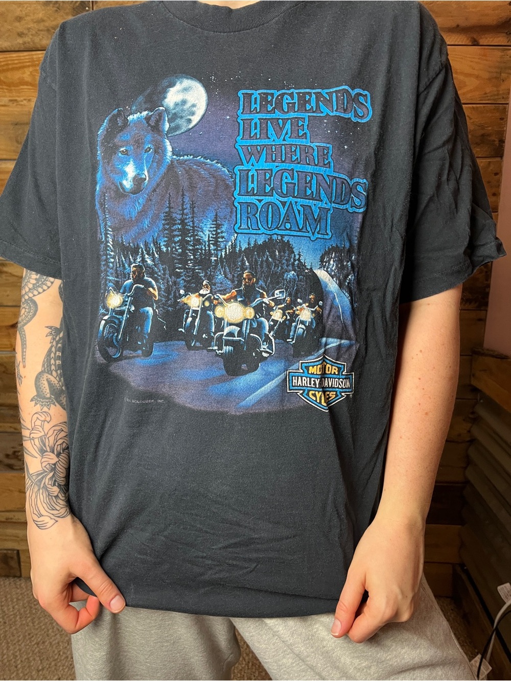 Harley-Davidson Black 90s Wolf Legends Live Where Legends Roam Tee